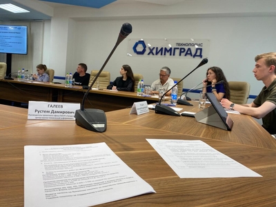 Руководитель проектного офиса ГУП РТ «Татарстанский ЦНТИ» Рустем Галеев выступил перед резидентами Технополиса «Химград»