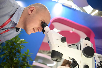 8 февраля ежегодно отмечается День российской науки, который был учрежден указом президента Российской Федерации от 7 июня 1999 года